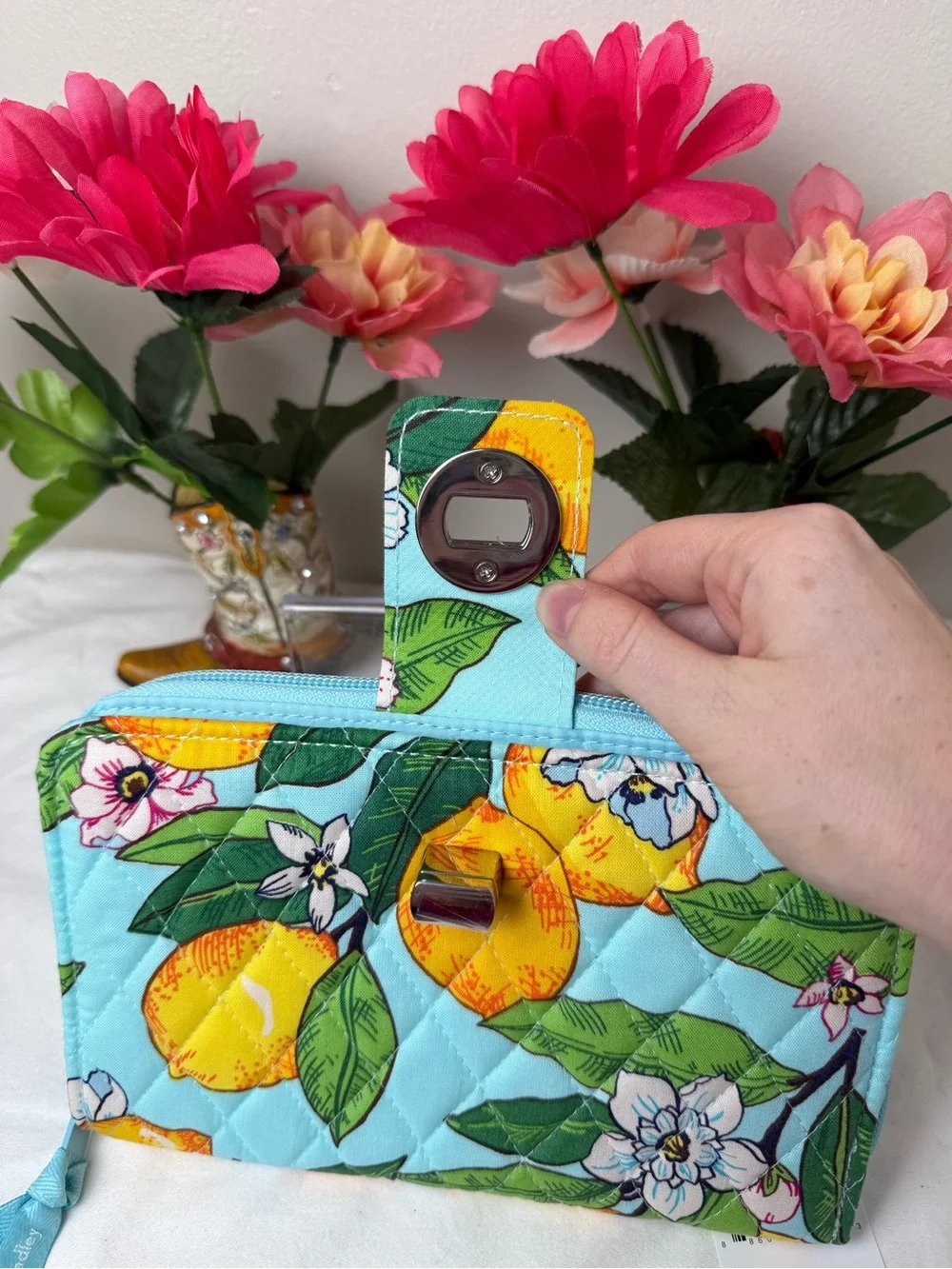 NWT Vera Bradley Lemon Grove RFID Turn Lock Wallet Retired Pattern LAST ONE! - Picture 6 of 9